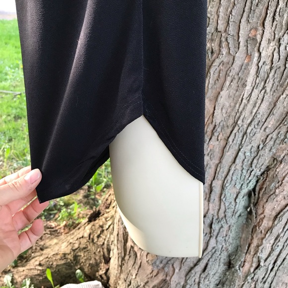 Green Envelope blk  neckline sleeveless Medium top - Picture 5 of 5